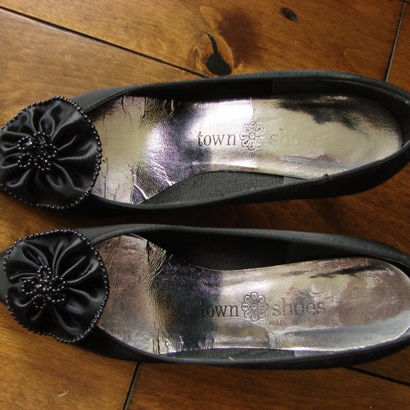 Vintage 80s Kitten Heel Shoes Black Satin Italy Black Tie Wedding Prom Size 7.5 - Picture 7 of 13